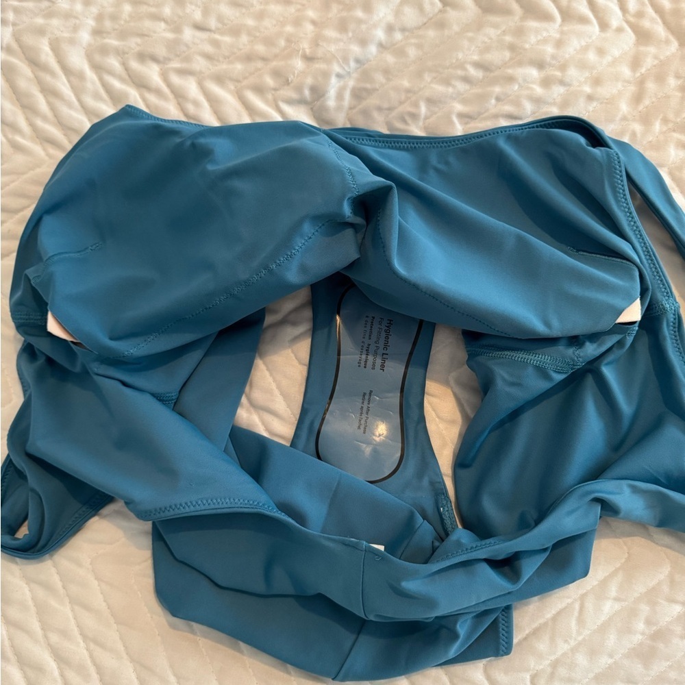 Lululemon Waterside Scoop One-Piece Swimsuit
Marlin NEW WITHOUT TAG 12 - Picture 9 of 16